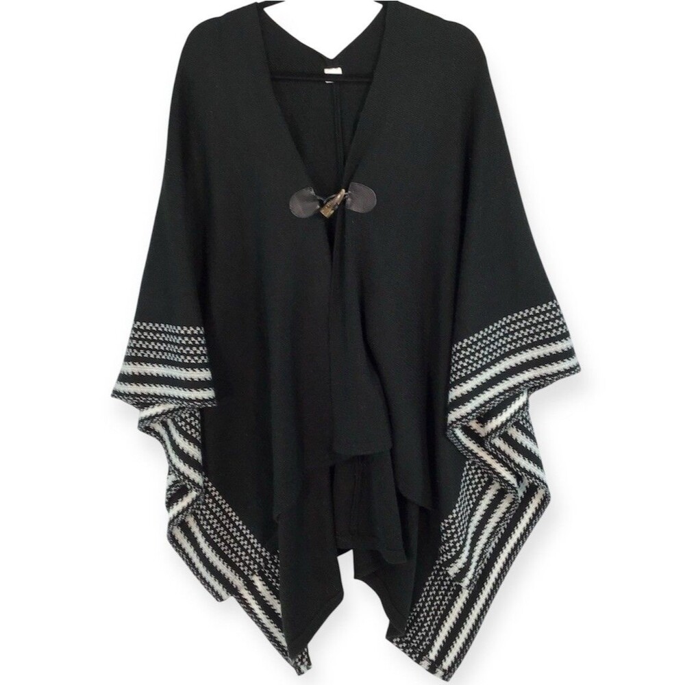 Avenue Poncho Womens One Size Black Wrap Cape Toggle Knit Bear Tooth Toggle Goth